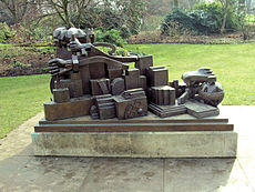 Ad Maxima Ad Minima de Paolozzi, Kew Gardens  