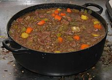 Lammegryde med porrer, linser, gule (arvelige) og orange gulerødder, rosmarin og andre krydderier