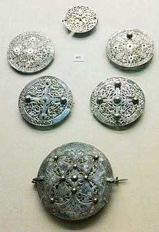 Pentney depozīts: 9. gadsimta sākuma sudraba brošas
