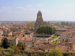 View of the city with the Saint-Pierre cathedral.