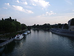 The Charente river in Saintes.