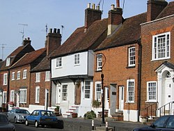Casas adosadas de ladrillo y teja en Inglaterra  