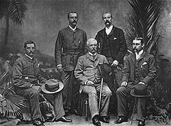 Henry Stanley s dôstojníkmi Prednej kolóny, Káhira, 1890. Naľavo: Thomas Heazle Parke, Robert Nelson, Henry Stanley, William Stairs a Arthur Jephson