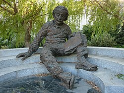 Kip Alberta Einsteina na Izraelski akademiji znanosti in humanistike.