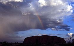 Uluru, święty do Aṉangu w środkowej Australii, jest jednym z najstarszych znanych świętych miejsc na świecie.