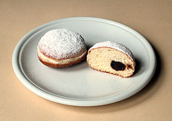 Berliner cu umplutură de gem de prune