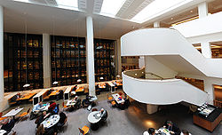 Britų bibliotekos interjeras.