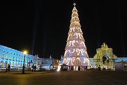 Valtava joulukuusi Lissabonissa, Portugalissa  