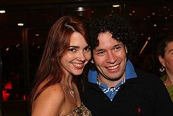 Gustavo e sua moglie, Eloisa Maturén