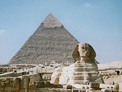Velká sfinga v Gíze a Chafreho pyramida