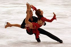 Un ascensore nella danza su ghiaccio (sezione Free Dance). Notate il corpo che si modella
