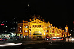 Flinders St. Station om natten  