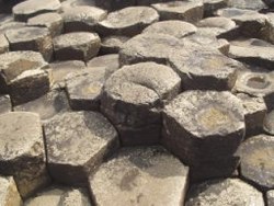 columnas de basalto en la Calzada del Gigante  