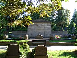 Stresemanns Grabmal auf dem Luisenstädtischen Friedhof Friedhof, Berlin
