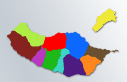 Comunele din Regiunea Autonomă Madeira.   Calheta   Câmara de Lobos   Funchal   Machico   Ponta do Sol   Porto Moniz   Porto Santo   Ribeira Brava   Santa Cruz   Santana   São Vicente  