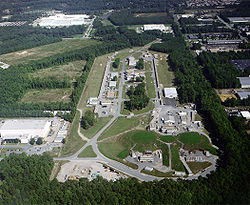 Ilmakuva Jeffersonin laboratoriosta.