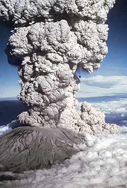 Mount St. Helens izbruhne 18. maja 1980