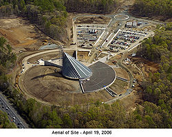 Vista aérea del Museo en construcción en abril de 2006