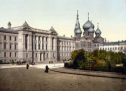 Oděsa Obvodní soudní budova a kostel kláštera svatého Pantelejmona (kostel vysvěcený v roce 1895; v letech 1961-1991 sloužil jako planetárium).  