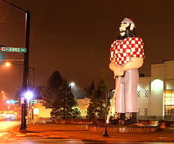 National Register of Historic Places -luetteloon merkitty Paul Bunyanin patsas Portlandissa, Oregonissa.  