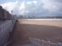 Playa de San Lorenzo en Gijón  