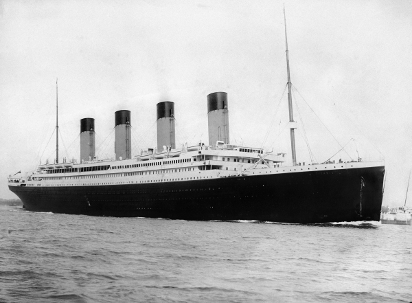 La película estaba basada en el RMS Titanic (fotografiado en 1912).
