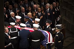 I presidenti viventi George W. Bush, Donald Trump, Barack Obama, Bill Clinton e Jimmy Carter nel 2018.