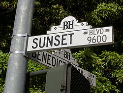 Señal de tráfico en Beverly Hills  
