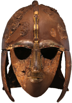 Den restaurerede ceremonielle hjelm er et af de mest ikoniske fund fra Sutton Hoo.
