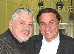 Robert B. Sherman a Richard M. Sherman v londýnském Palladiu v roce 2002 během premiéry filmu Chitty Chitty Bang Bang: The Stage Musical.