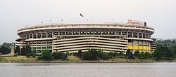 Three Rivers Stadium, Pittsburgh, Pennsylvania, där Graham ofta höll väckelserörelser.