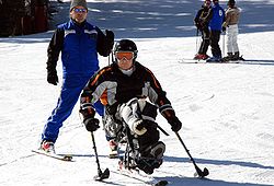 Colorado, Vail'de mono-ski ile kayan bir emektar