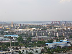 Il ponte sul fiume Yangtze di Nanchino nel 2008, dopo l'apertura della Cina