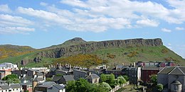 Salisbury Crags v Edinburghu, práh částečně obnažený během doby ledové