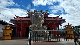 Tempio cinese situato vicino a Manado