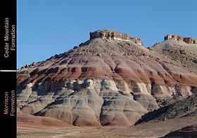 Expunere tipică a Formațiunii Cedar Mountain care acoperă Formațiunea Morrison, la sud de Green River, Utah  