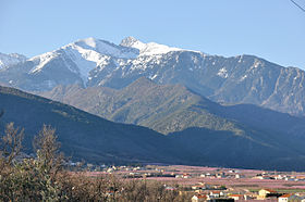 来自Vinça附近的Le Canigou。