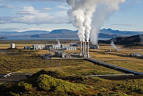 Para stúpajúca z geotermálnej elektrárne Nesjavellir na Islande