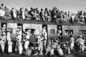 Overcrowded refugee train, Punjab, India 1947