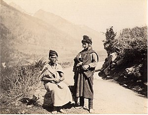 Beispielfoto von Khas-Frauen in der wissenschaftlichen Arbeit der Library of India
