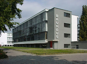 Pagrindinis Bauhauzo pastatas Desau mieste (2003 m.).
