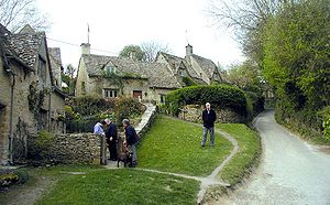 O vilarejo de Bibury possui cabanas de pedra Cotswold