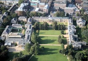 Downing College fra oven