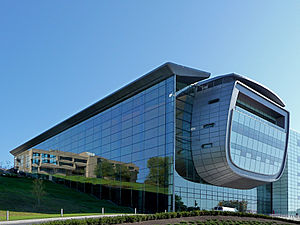 EMPAC reflejando la Biblioteca Folsom.  