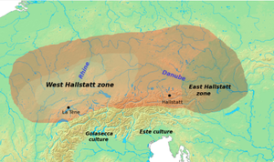 La culture Hallstatt peut être divisée en une partie orientale et une partie occidentale. La ligne de démarcation traverse la République tchèque et l'Autriche, entre 14 et 15 degrés Est