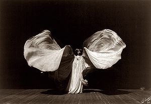 Frederick Glasierin muotokuva Loïe Fullerista, 1902.  