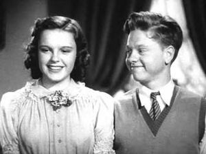 Jusy Garland ir Mickey Rooney kadre iš filmo priekabos