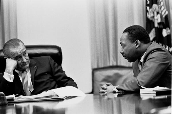 Prezidento Lyndono Johnsono ir Dr. Kingo pokalbis apie sąžiningą aprūpinimą būstu 1966 m.