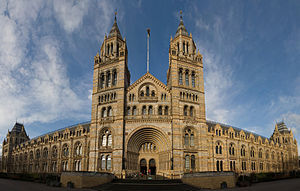 Das Naturhistorische MuseumDer Architekt war Alfred Waterhouse