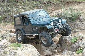 Jeep Wrangler s pogonom 4x4 za vožnjo po terenu